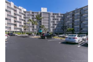 3475 N Country Club Dr, Miami, FL 33180, Sold 06/19/18