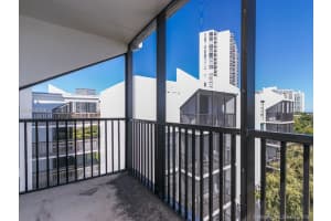 3475 N Country Club Dr, Miami, FL 33180, Sold 06/19/18