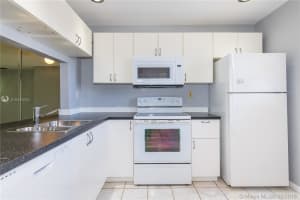10445 NW 11th St, Pembroke Pines, FL 33026, Sold 05/31/18