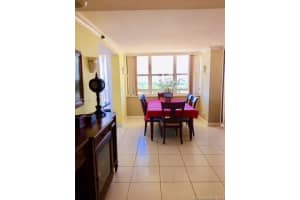 2555 Collins Ave, Miami, FL 33140, Sold 09/14/18