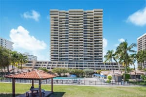 2555 Collins Ave, Miami, FL 33140, Sold 02/25/19