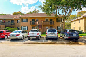 10405 NW 8th St, Pembroke Pines, FL 33026, Sold 05/31/18