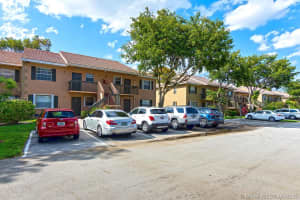 10405 NW 8th St, Pembroke Pines, FL 33026, Sold 05/31/18