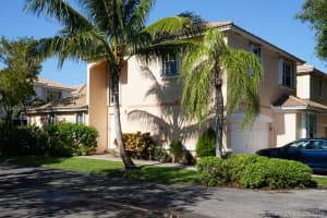 1240 Grant St, Hollywood, FL 33019, Sold 05/25/19