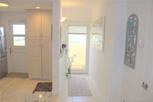 2200 NE 33rd Ave #10b, Fort Lauderdale, FL 33305, Sold 08/15/18