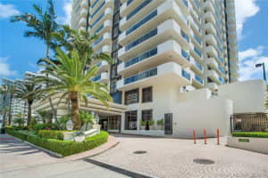 5757 Collins Ave # 305, Miami Beach, FL 33140, Sold 12/04/18