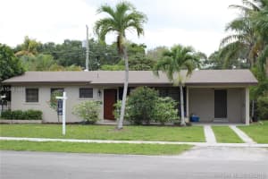 212 S 57th Terrace, Hollywood, FL 33023, Sold 06/18/18