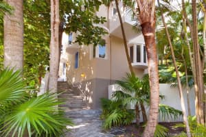 3695 Stewart Ave, Miami, FL 33133, Sold 10/29/18