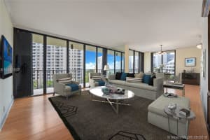 520 Brickell Key Dr a715, Miami, FL 33131, Sold 10/15/18