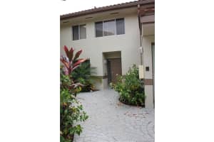 9201 NW 9th Pl, Plantation, FL 33324, Sold 08/28/18
