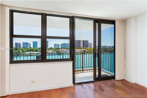 10101 E Bay Harbor Dr, Bay Harbor Islands, FL 33154, Sold 09/25/18