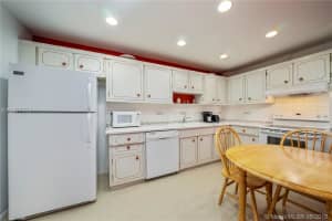 9270 W Bay Harbor Dr #4f, Bay Harbor Islands, FL 33154, Sold 07/31/18