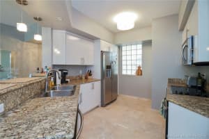 100 Meridian Ave, Miami Beach, FL 33139, Sold 08/17/18