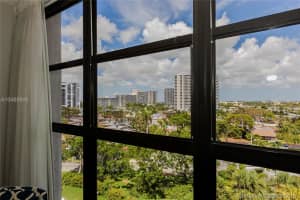 400 Leslie Dr, Hallandale Beach, FL 33009, Sold 11/07/18