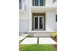 8221 NW 33rd Terrace, Doral, FL 33122, Sold 09/16/19