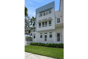 6205 Laguna Path N, Miami Beach, FL 33141, Sold 10/12/18