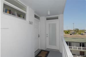 1045 10th St, Miami Beach, FL 33139, Sold 08/02/18