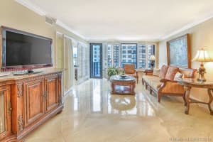 5225 Collins Ave, Miami Beach, FL 33140, Sold 12/13/18