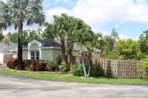 5727 NW 101st Ct, Doral, FL 33178, Sold 09/13/18