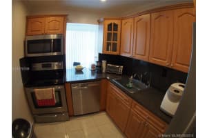 17570 Atlantic Blvd, Sunny Isles Beach, FL 33160, Sold 10/05/18