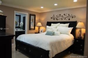 19220 NW 82nd Cir Ct, Hialeah, FL 33015, Sold 07/13/18