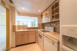 1020 Meridian Ave, Miami Beach, FL 33139, Sold 07/31/18