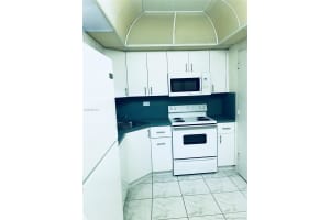 5601 Collins Ave, Miami Beach, FL 33140, Sold 09/25/18
