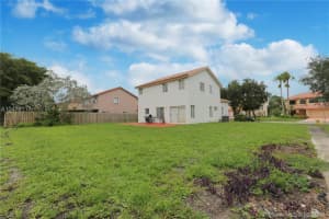 8810 SW 13th St, Pembroke Pines, FL 33025, Sold 08/03/18
