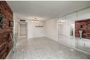 5050 NW 7th St, Miami, FL 33126, Sold 07/24/18