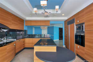 19955 NE 38th Ct, Aventura, FL 33180, Sold 04/19/19