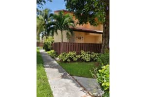 381 W Park Dr, Miami, FL 33172, Sold 10/02/18