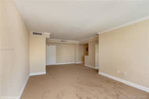 7501 E Treasure Dr #10h, North Bay Village, FL 33141, Sold 10/09/18