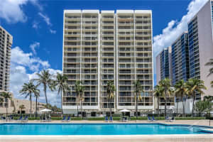 2625 Collins Ave, Miami, FL 33140, Sold 10/09/18