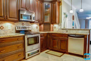 3945 Orange Tree Ln, Weston, FL 33332, Sold 07/25/18