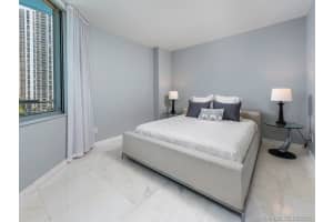 325 S Biscayne Blvd, Miami, FL 33131, Sold 11/19/18