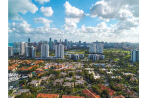 3610 Yacht Club Dr, Miami, FL 33180, Sold 08/20/18