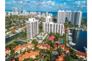 3610 Yacht Club Dr, Miami, FL 33180, Sold 08/20/18
