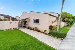 9197 Fontainebleau Blvd, Miami, FL 33172, Sold 09/21/18