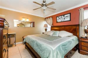 9197 Fontainebleau Blvd, Miami, FL 33172, Sold 09/21/18