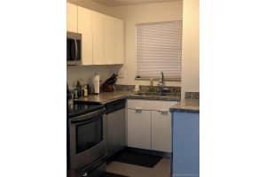 8870 Fontainebleau Blvd, Miami, FL 33172, Sold 08/23/18