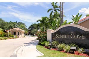 10140 NW 5th St, Plantation, FL 33324, Sold 08/23/18