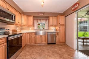9305 NW 9th Pl, Plantation, FL 33324, Sold 08/22/18