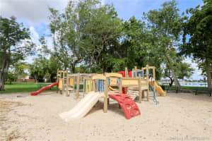 18845 NW 62nd Ave, Hialeah, FL 33015, Sold 08/13/18