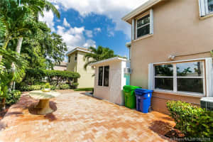 9363 NW 55th St, Sunrise, FL 33351, Sold 09/27/18