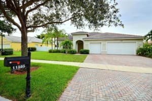 11585 Hibbs Grove Dr, Cooper City, FL 33330, Sold 08/31/18