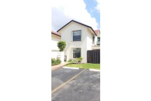 10120 NW 4th Ln, Miami, FL 33172, Sold 09/11/18