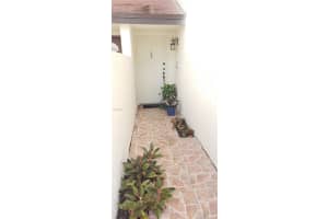 10120 NW 4th Ln, Miami, FL 33172, Sold 09/11/18