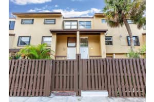 10000 NW 9th St Cir, Miami, FL 33172, Sold 12/06/18