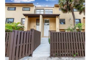 10000 NW 9th St Cir, Miami, FL 33172, Sold 12/06/18