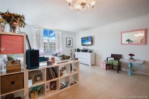 401 69th St, Miami, FL 33141, Sold 08/20/18